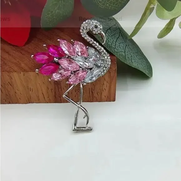 🦩 Betsey Johnson pink flamingo brooch 🦩 - Picture 4 of 4